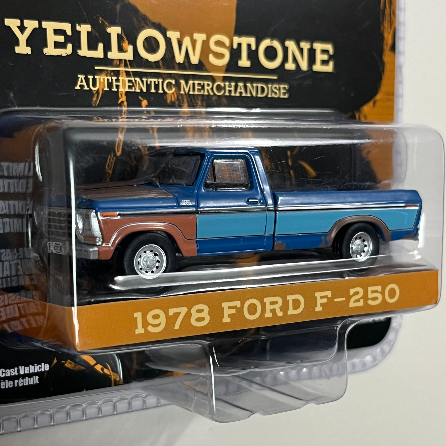 Greenlight: Yellowstone - 1978 Ford F-250 Blue Pickup image 1