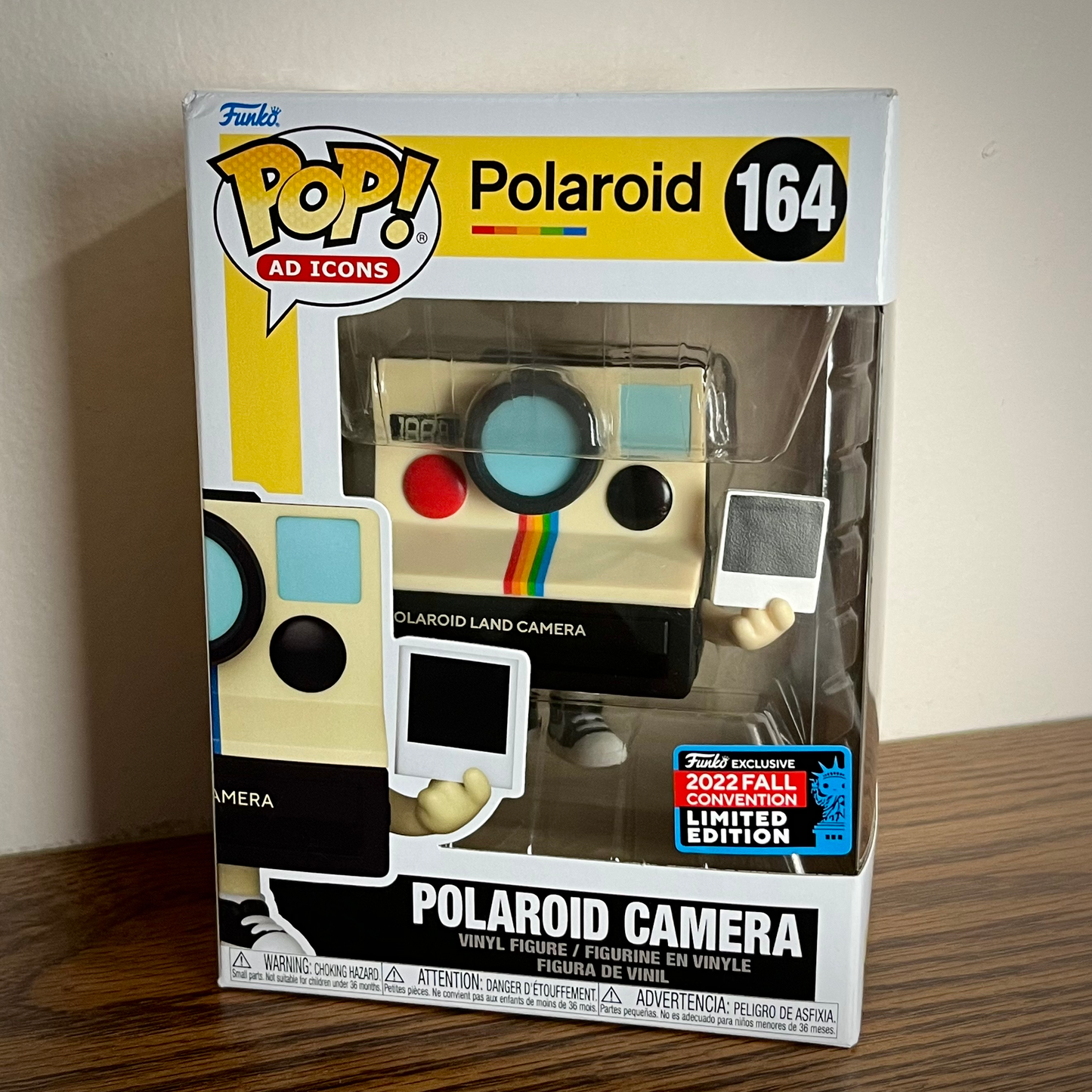 Funko Pop! Ad Icons - Polaroid Camera #164 (2022 NYCC Exclusive) image 1