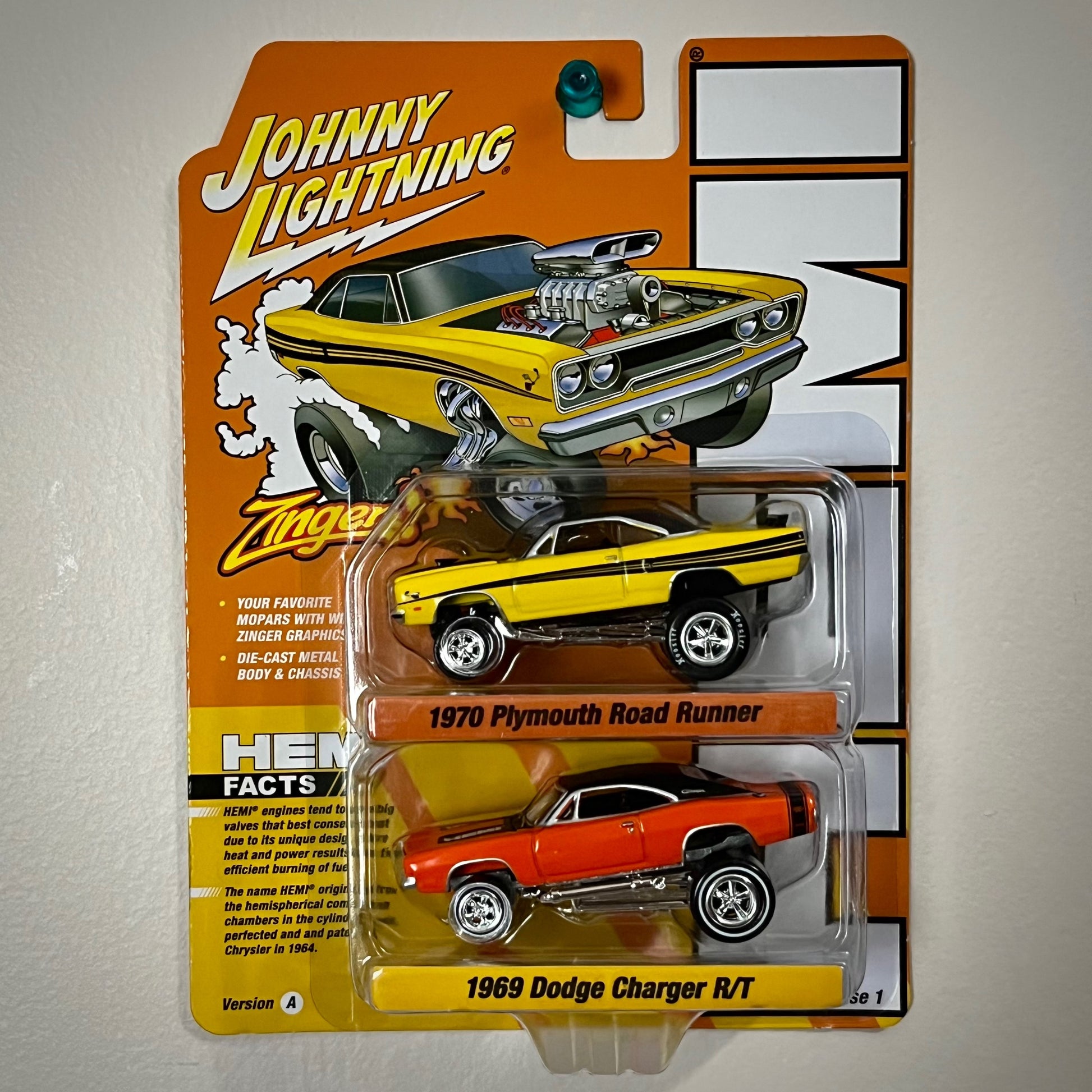 Johnny Lightning: Zingers - '70 Plymouth Road Runner & '69 Dodge Charger image 0