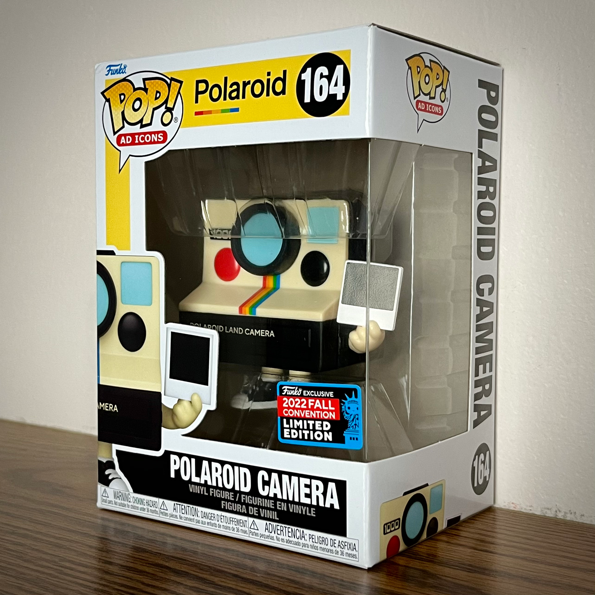 Funko Pop! Ad Icons - Polaroid Camera #164 (2022 NYCC Exclusive) image 0